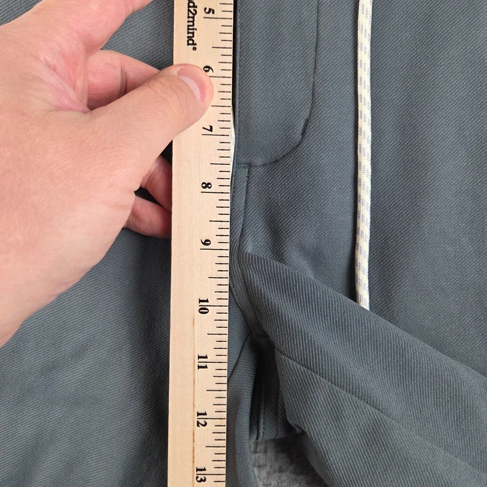 Vuori Solana Shorts Mens XS Gray Pockets‎ Casual Athletic V3001